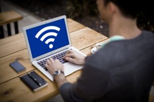 Leia mais sobre o artigo A internet ficou mais barata no Brasil? Veja os números!